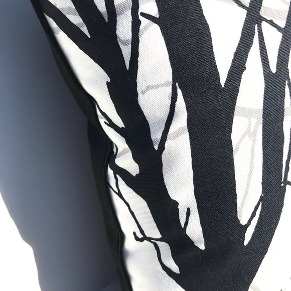 Throw pillow with piping. Zipper enclosure. Includes a down alternative insert. - Picture 6 of 8